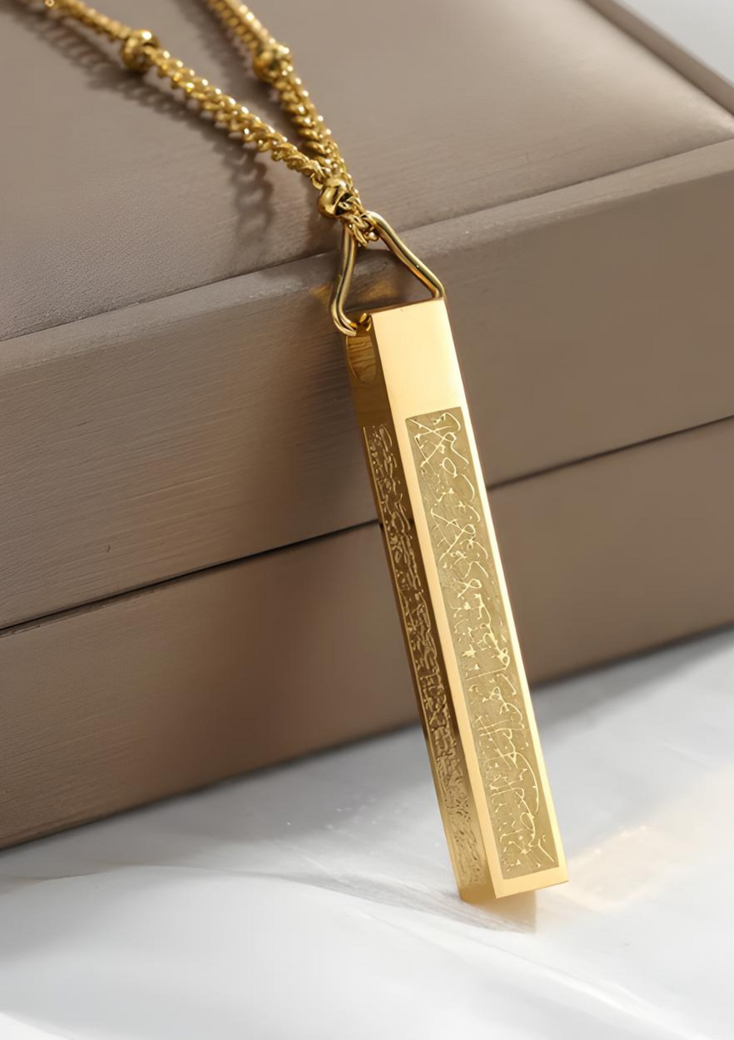 Collier pendentif cube Ayatul Kursi en acier inoxydable
