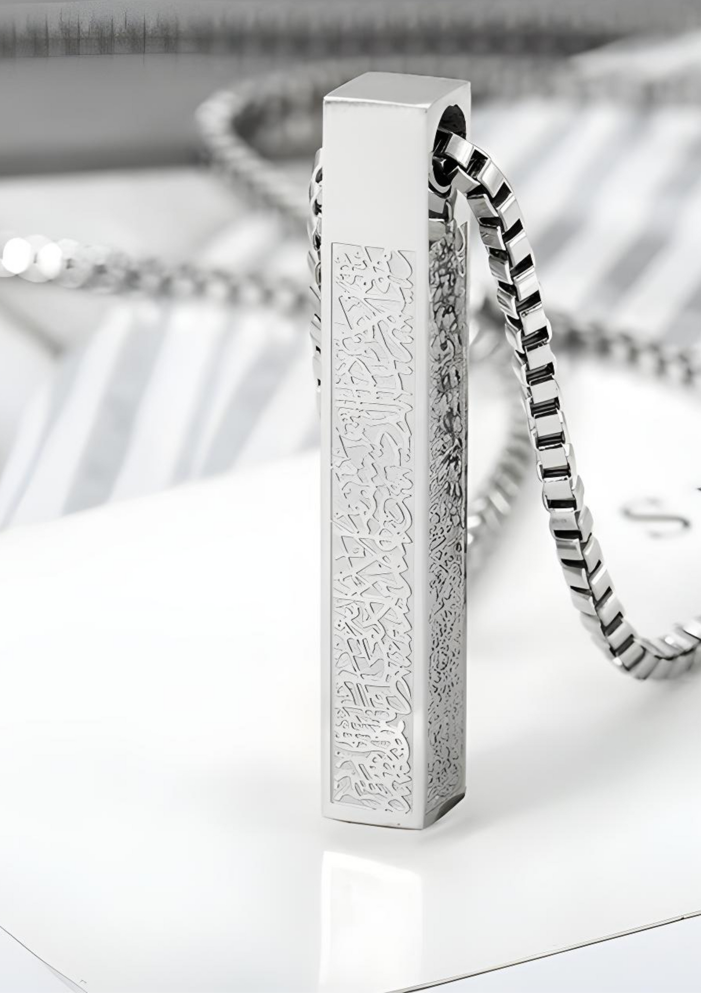 Collier pendentif cube Ayatul Kursi en acier inoxydable